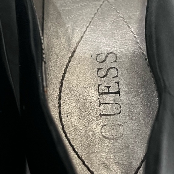 Guess Vintage Y2K Black Point Toe Heels Size 8 - Picture 4 of 9